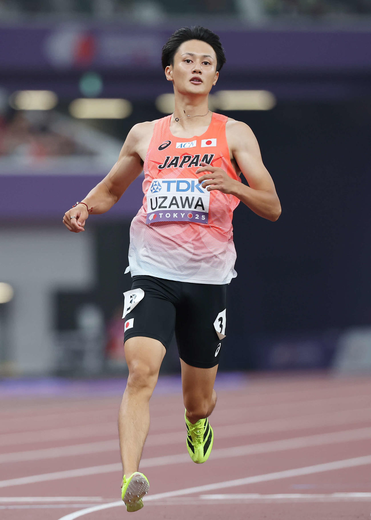 男子200メートル予選　準決勝進出を決めた鵜沢（撮影・宮地輝）