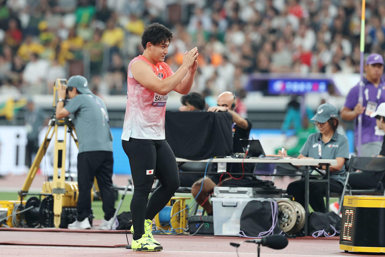 男子やり投げ予選　3投目を終えた崎山（撮影・宮地輝）