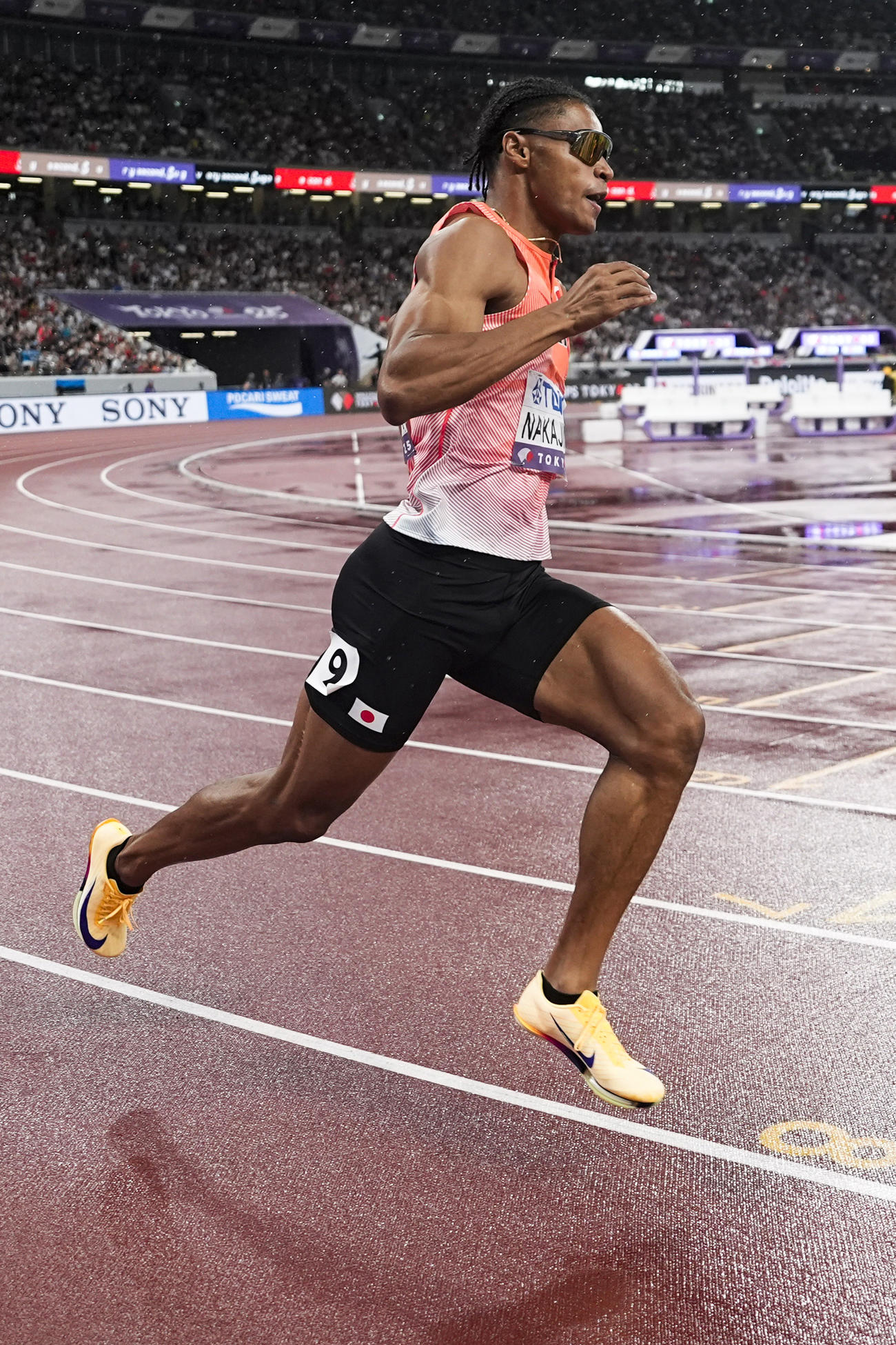 男子400メートル決勝　力走する中島佑気ジョセフ（共同）