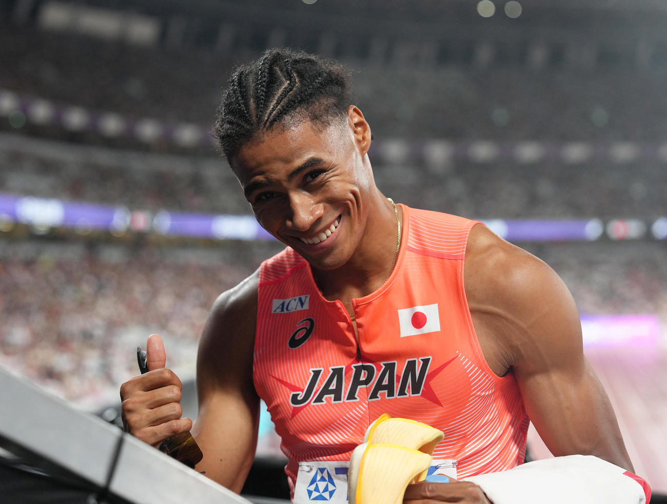 男子400メートル決勝　6位入賞に笑顔を見せる中島（撮影・足立雅史）