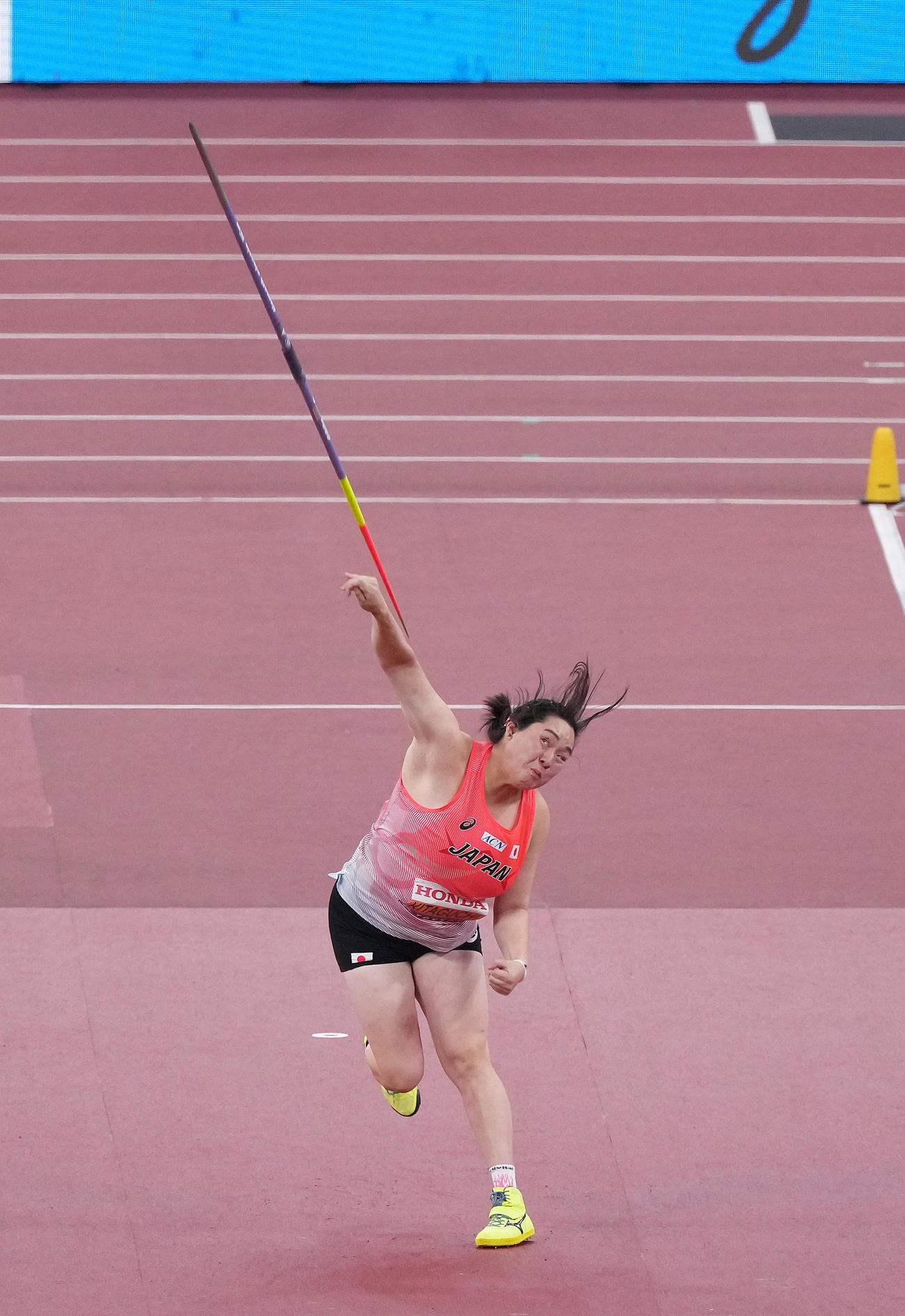 女子やり投げ予選　2回目の投てきに臨む北口（撮影・足立雅史）