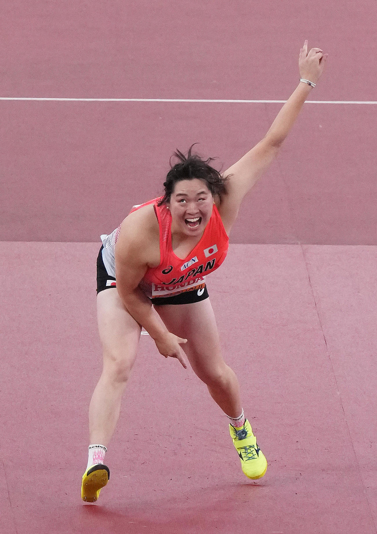 女子やり投げ予選　2回目の投てきに臨む北口（撮影・足立雅史）