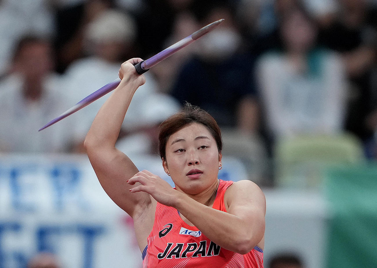 女子やり投げ予選A組　試技に臨む上田百寧（AP)[