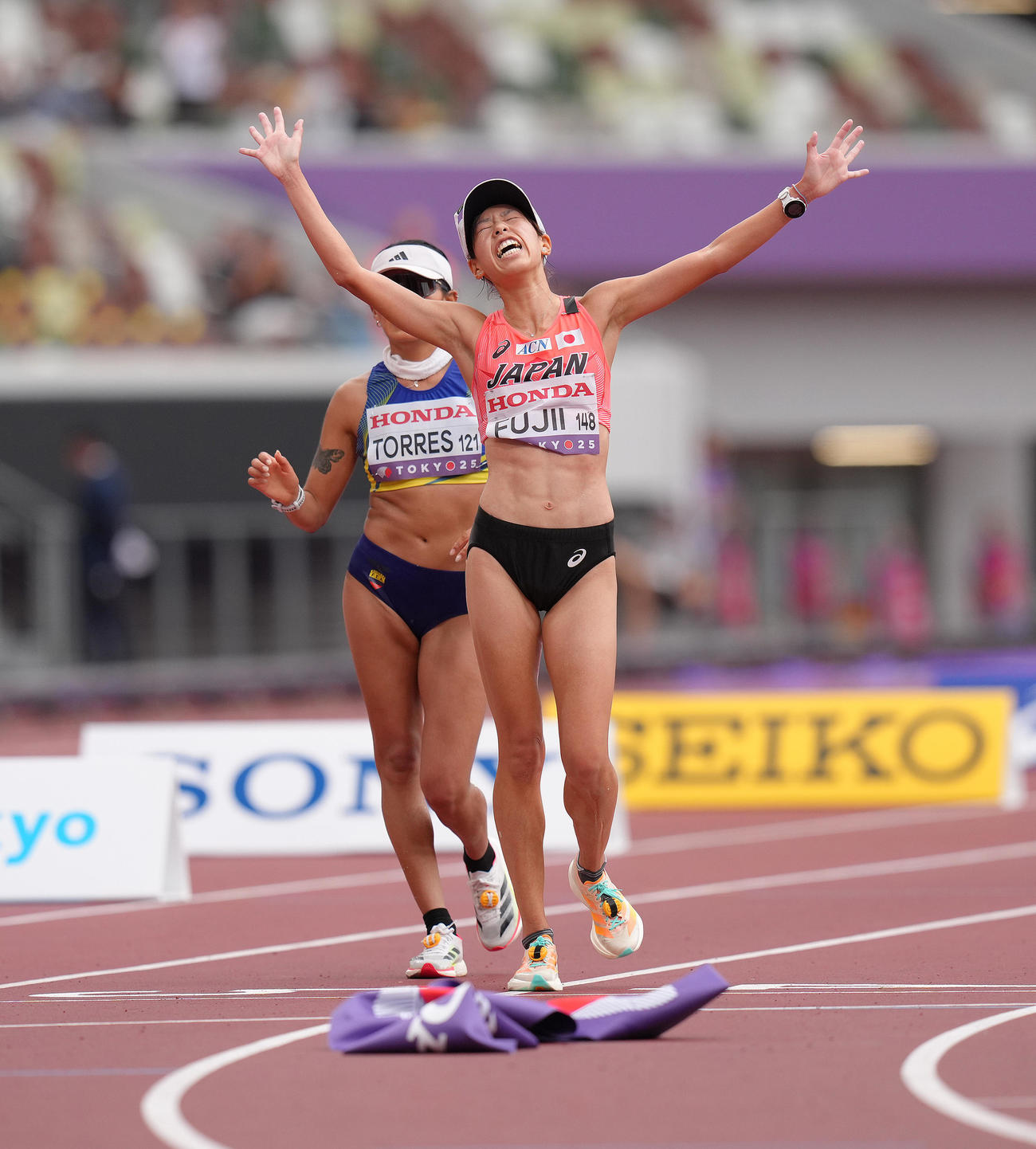 女子20キロ競歩　銅メダルを獲得した藤井（撮影・足立雅史）