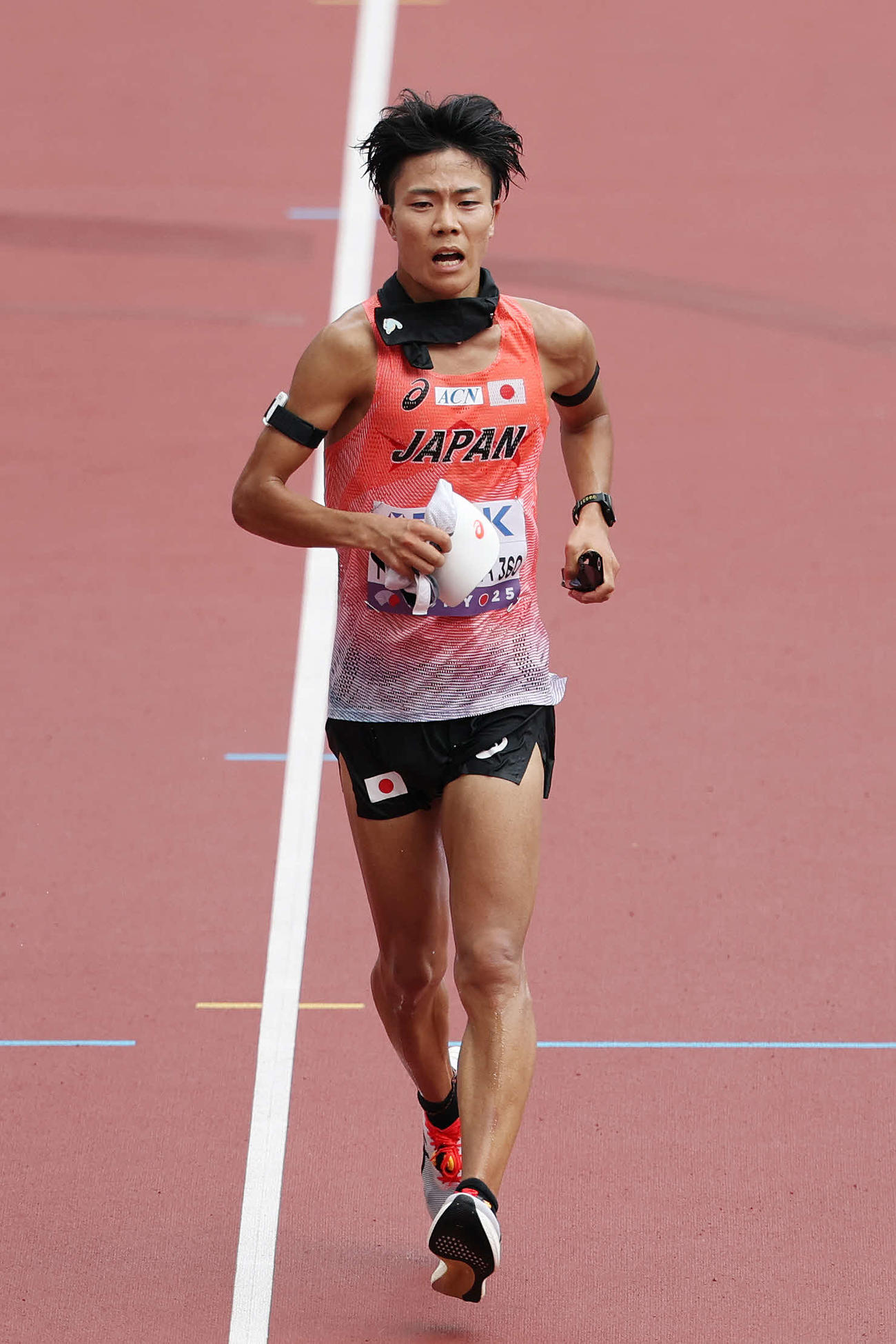 男子20キロ競歩　力強い歩きでゴールを目指す吉川（撮影・宮地輝）