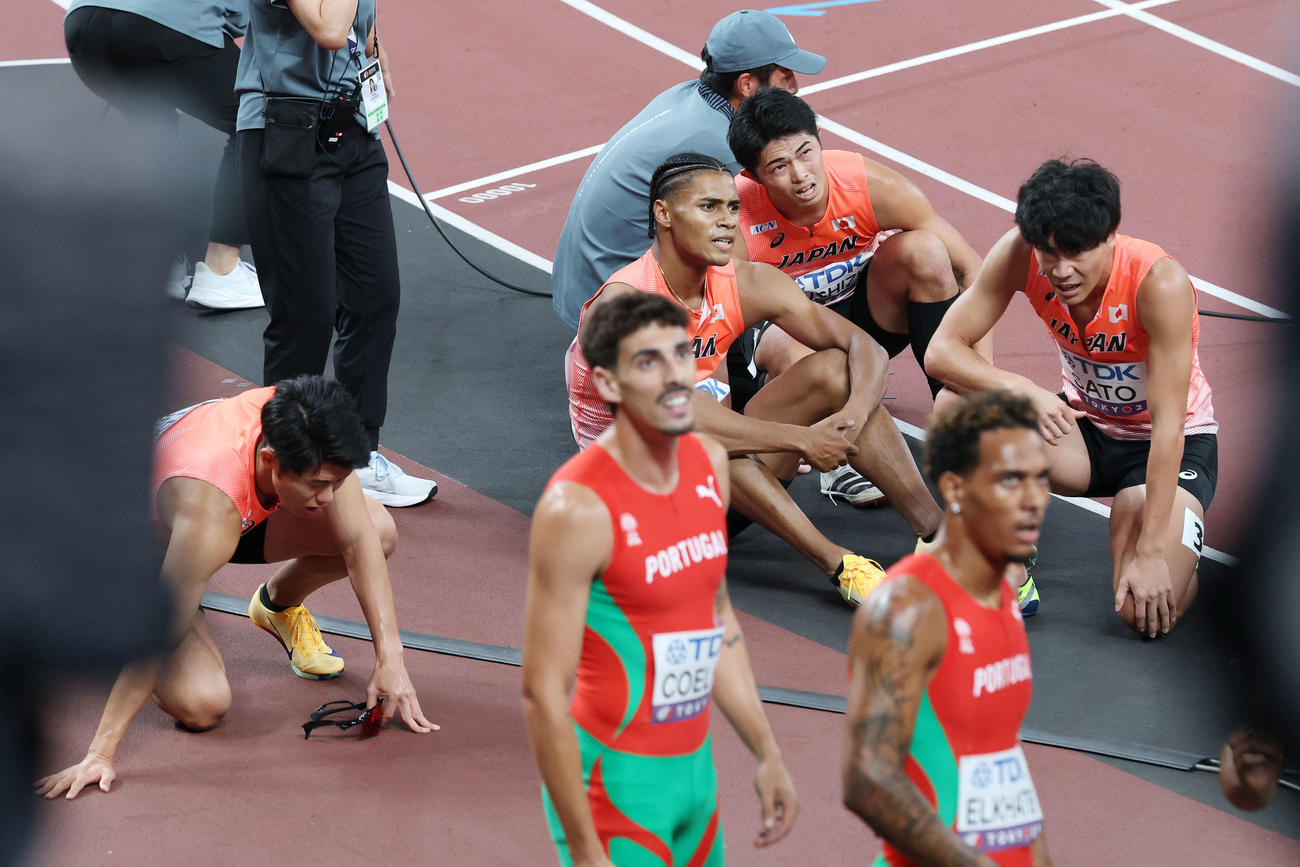 男子1600メートルリレー予選　予選突破とならなかった、左から今泉、中島、吉津、佐藤（撮影・宮地輝）
