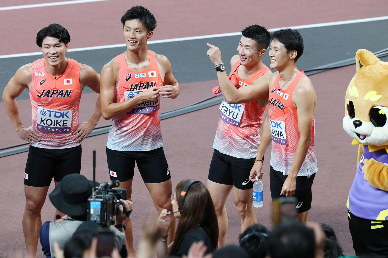 男子400メートルリレー予選　3着で決勝進出を決めた、左から小池、柳田、桐生、鵜沢（撮影・宮地輝）