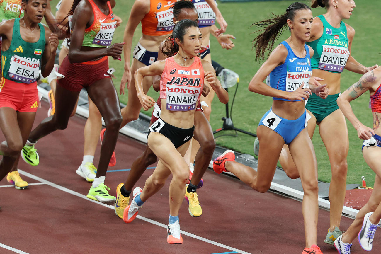 女子5000メートル決勝　力走する田中（撮影・宮地輝）