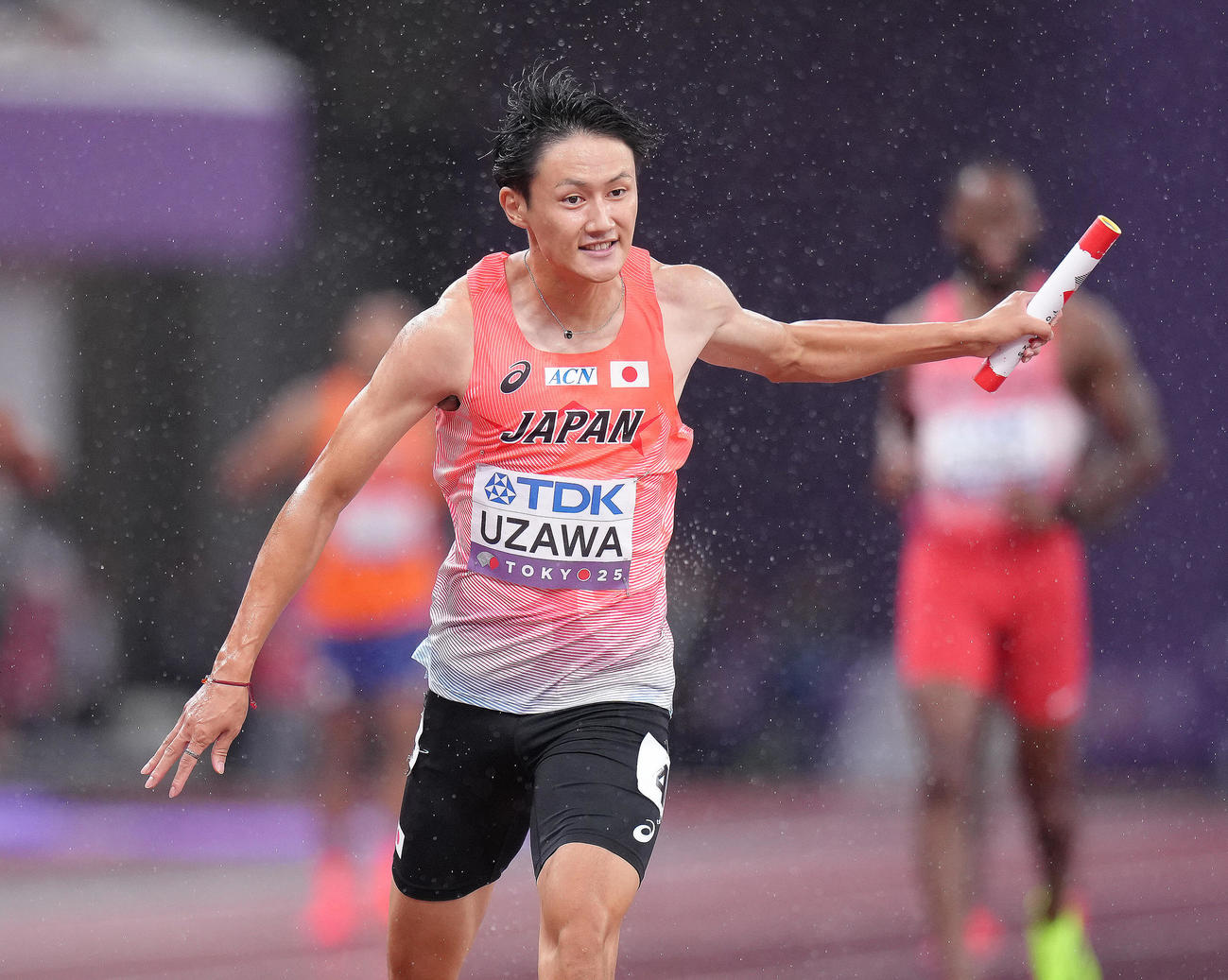 男子400メートルリレー決勝　6位でゴールするアンカー鵜沢（撮影・足立雅史）