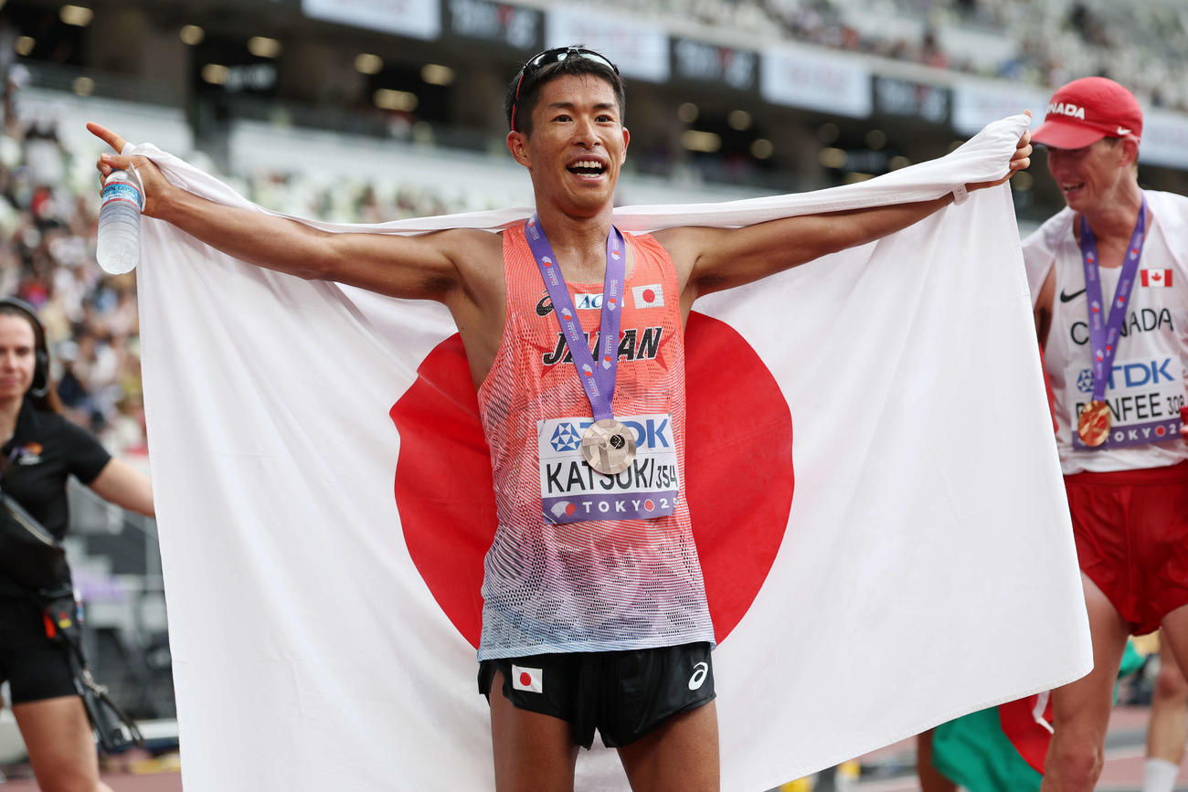 世界陸上　男子35キロ競歩で銅メダルに輝き笑顔の勝木隼人（2025年9月13日撮影）