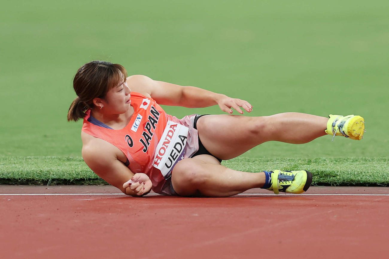 女子やり投げ予選　3投目をファウルと判定される上田（2025年9月19日、撮影・宮地輝）