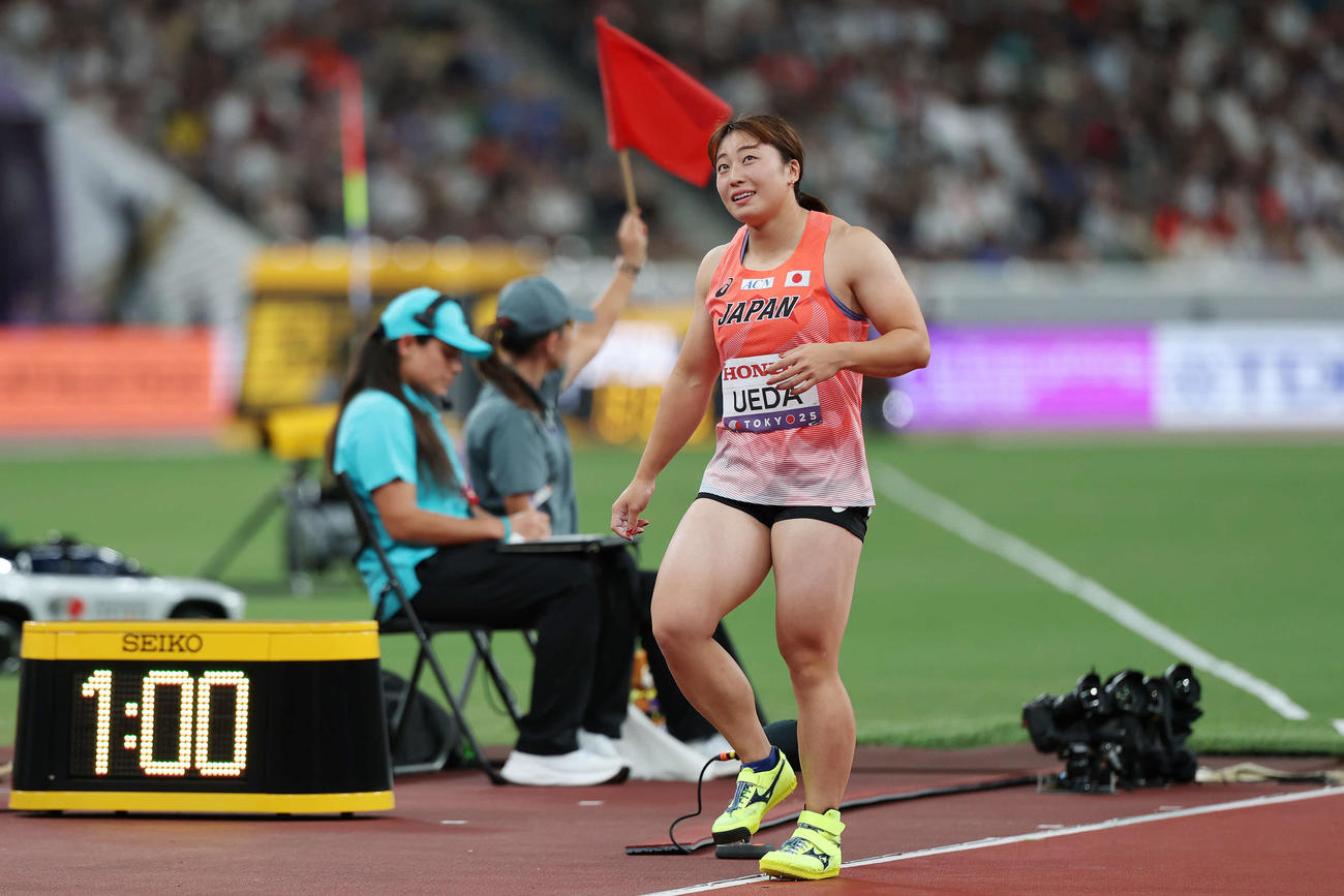 女子やり投げ予選　3投目をファウルと判定された上田（2025年9月19日、撮影・宮地輝）
