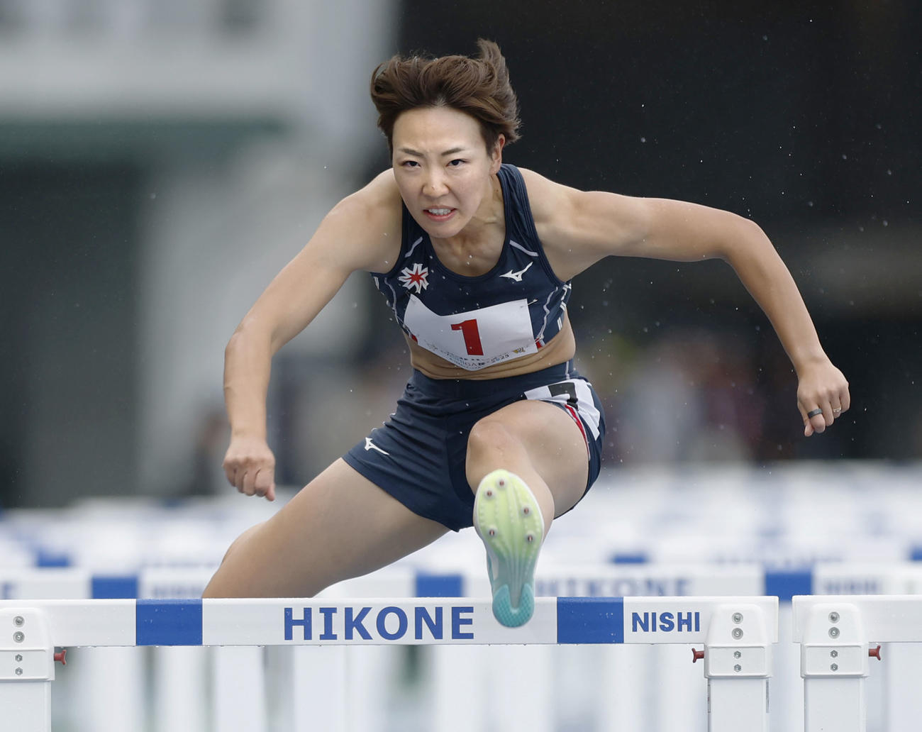 国民スポーツ大会の成年女子100メートル障害決勝　5位の北海道・寺田明日香＝平和堂HATOスタジアム（共同）