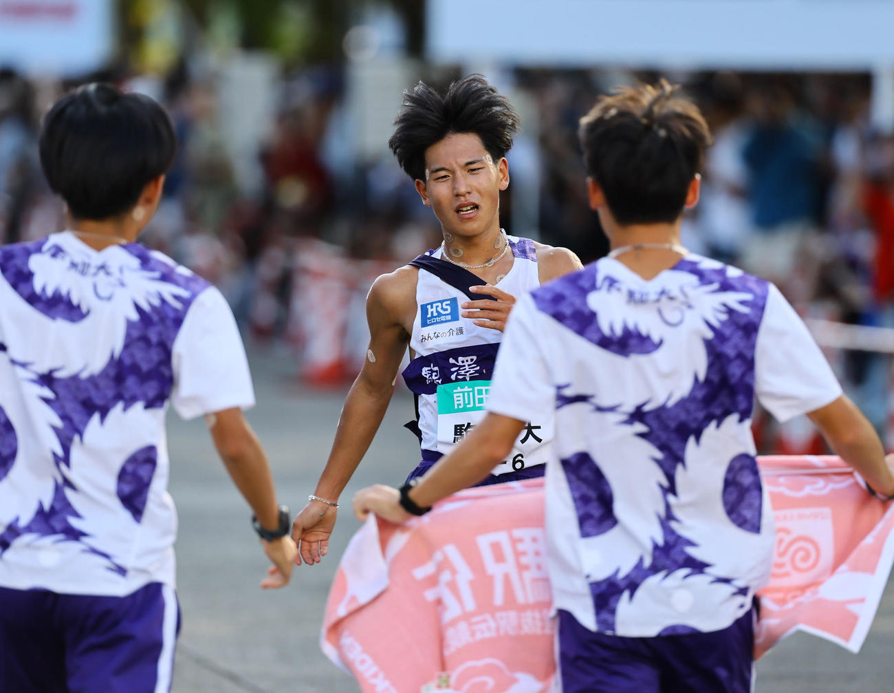 5位でゴールする駒大アンカーの山川（撮影・藤尾明華）