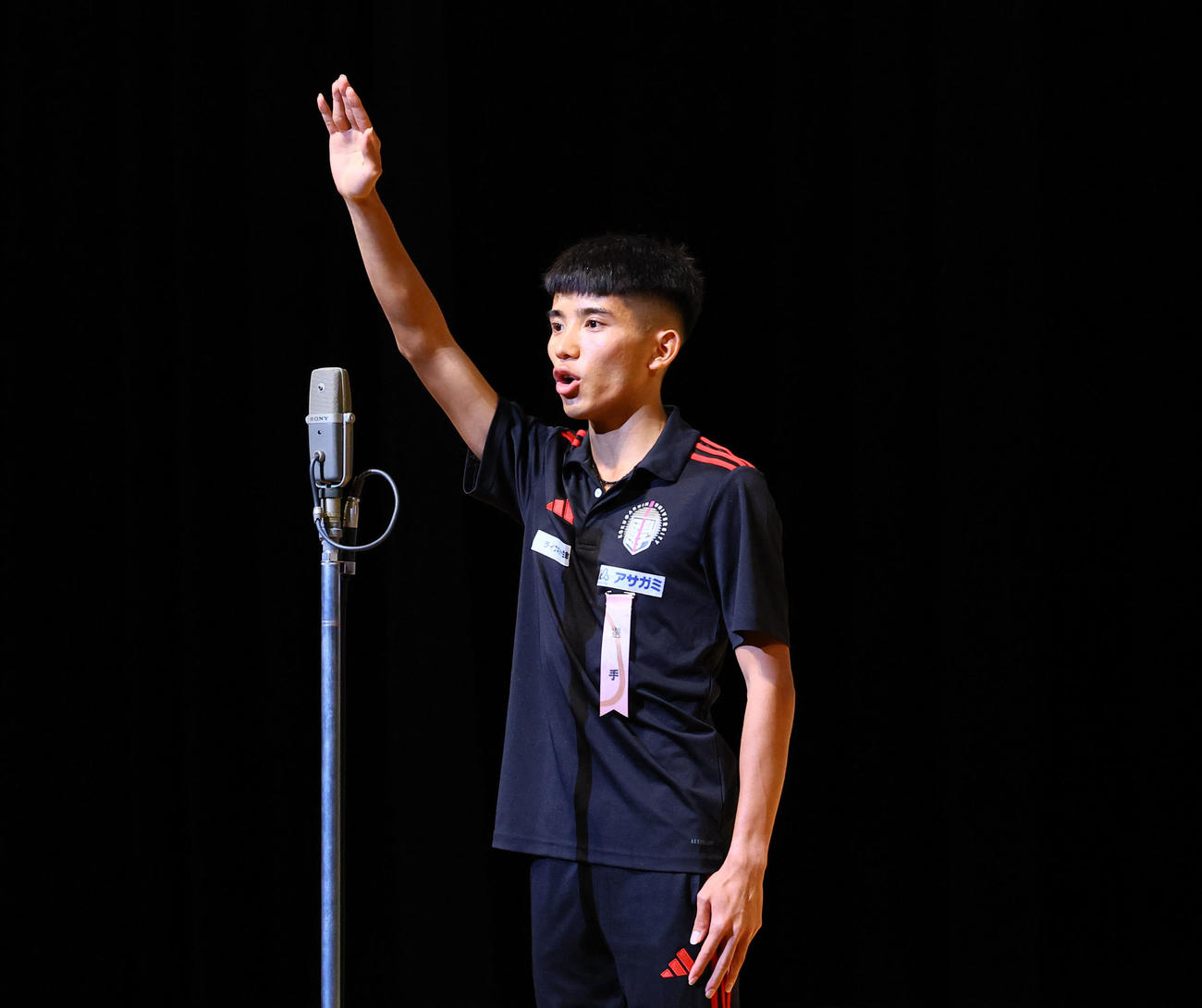 開会式で選手宣誓する国学院大・上原主将（撮影・藤尾明華）