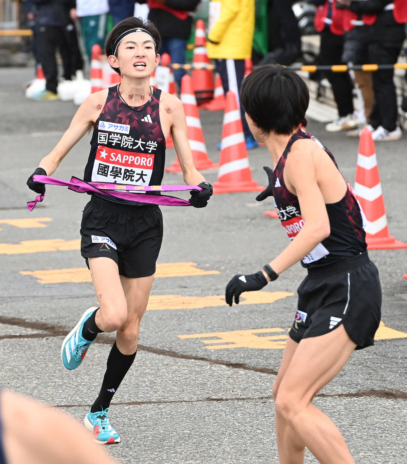 国学院大在学時の平林清澄（左）（2024年1月2日撮影）