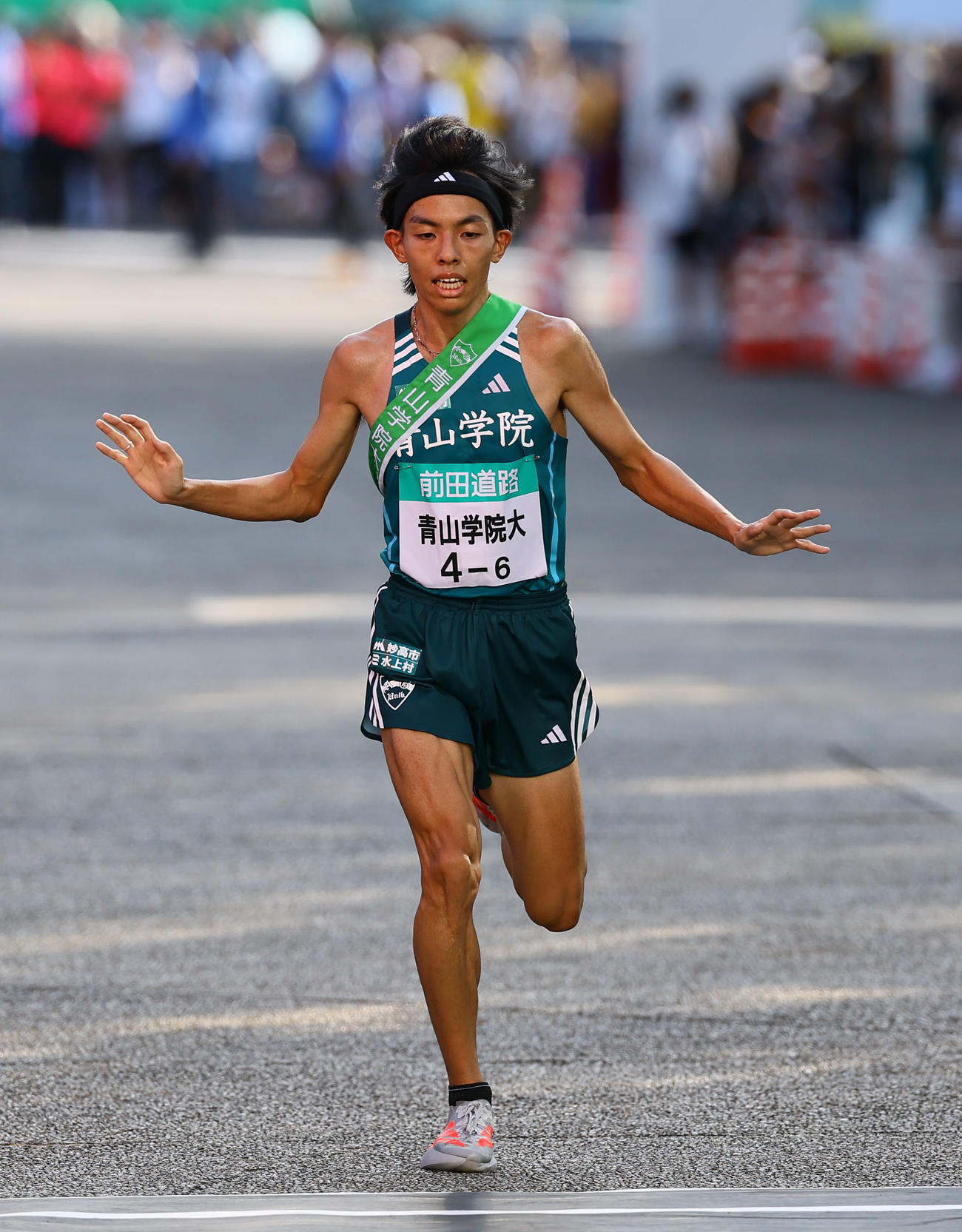 7位でゴールする青学大アンカーの黒田（撮影・藤尾明華）