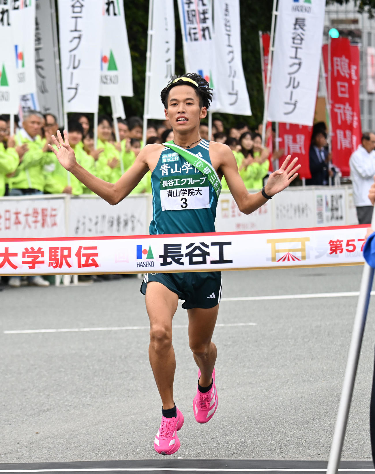 3位でゴールする青学大・小河原（撮影・和賀正仁）