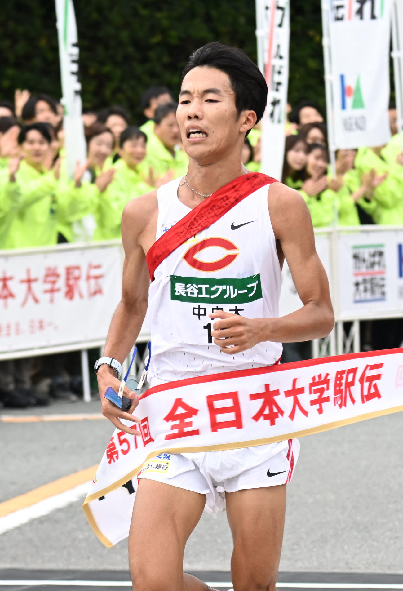 2位でゴールする中大・溜池（撮影・和賀正仁）