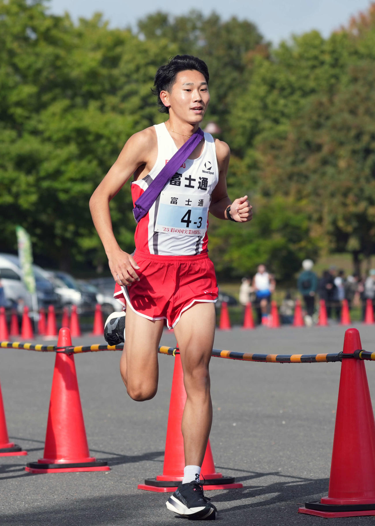 力走する3区富士通・篠原倖太朗（撮影・小島史椰）