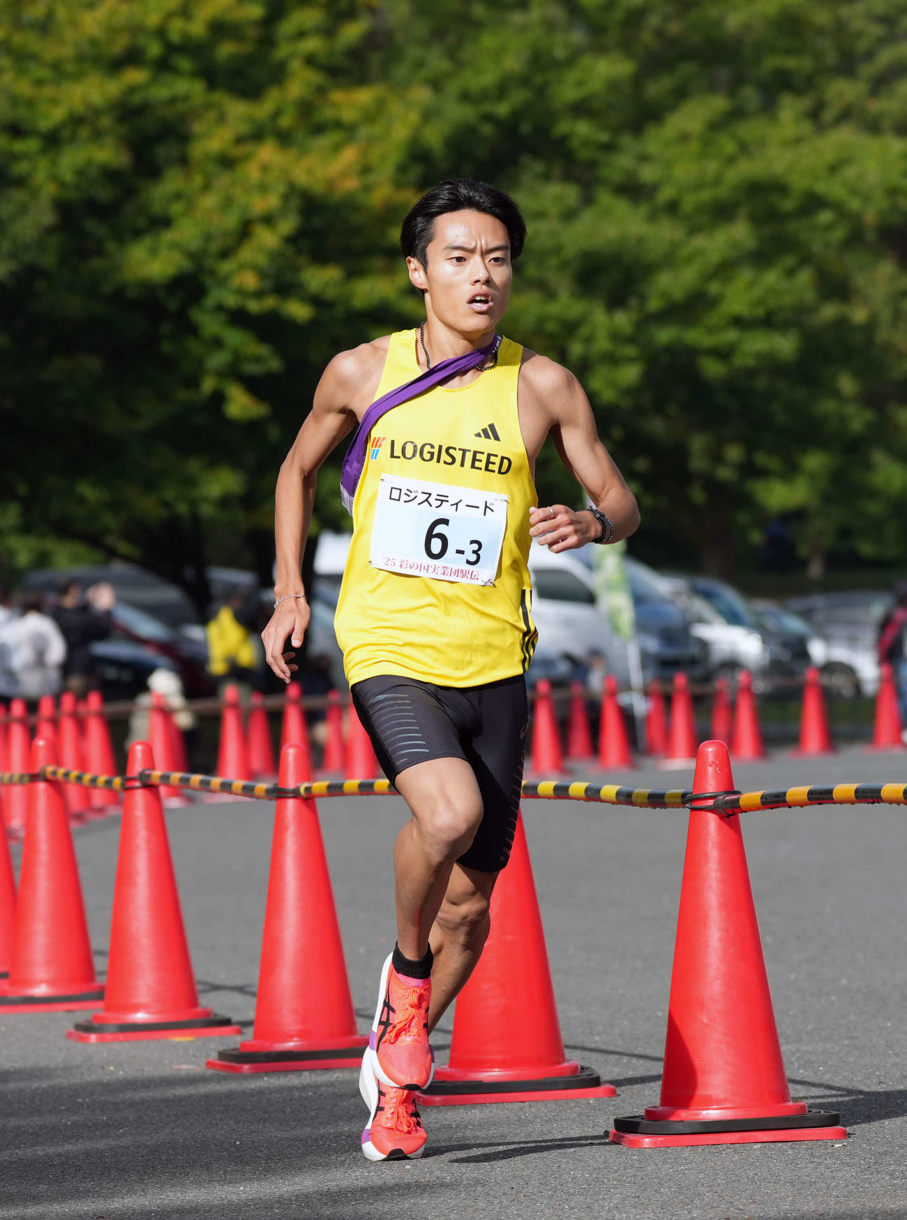 力走する3区ロジスティード・四釜峻佑（撮影・小島史椰）