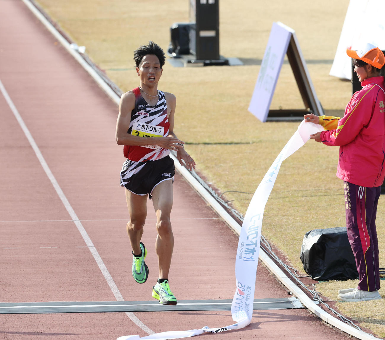 2位でゴールした西山（撮影・梅根麻紀）