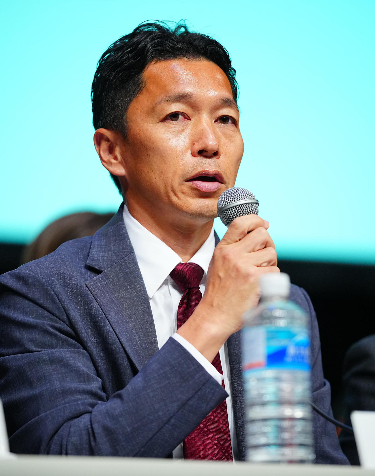 第102回東京箱根間往復大学駅伝競走記者発表会で意気込みを語る中大・藤原監督（撮影・垰建太）