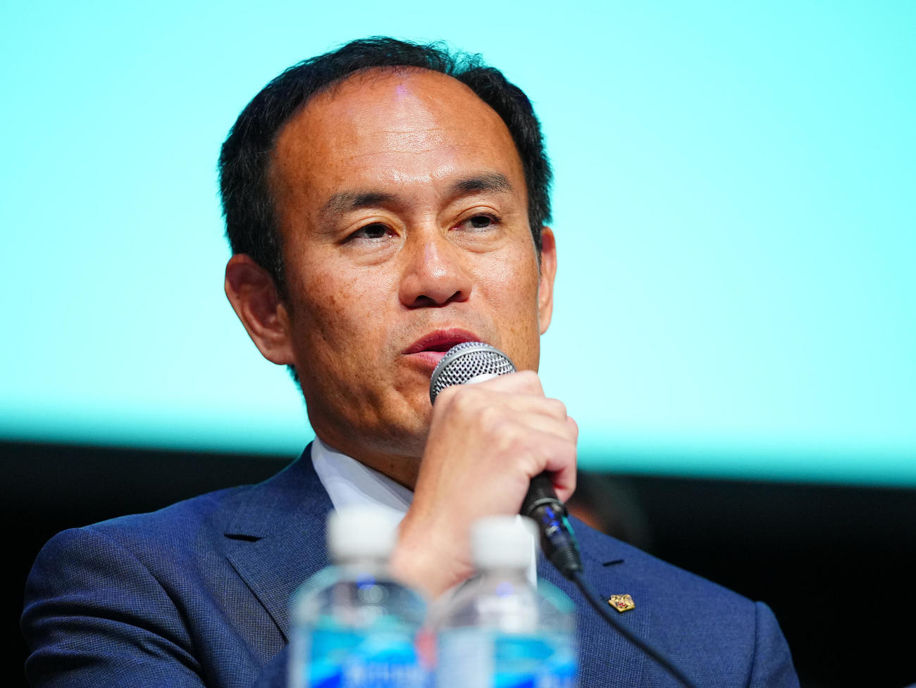 第102回東京箱根間往復大学駅伝競走記者発表会で意気込みを語る早大・花田監督（撮影・垰建太）