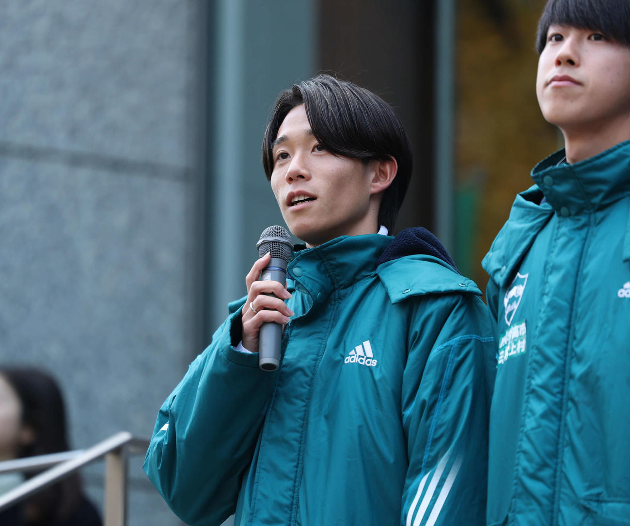 青学大壮行会で話をする中村（撮影・増田悦実）