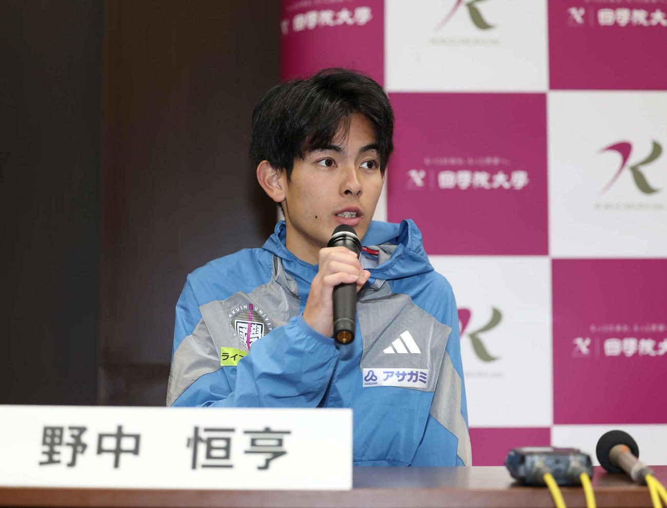 取材会で取材に答える国学院大・野中（撮影・増田悦実）