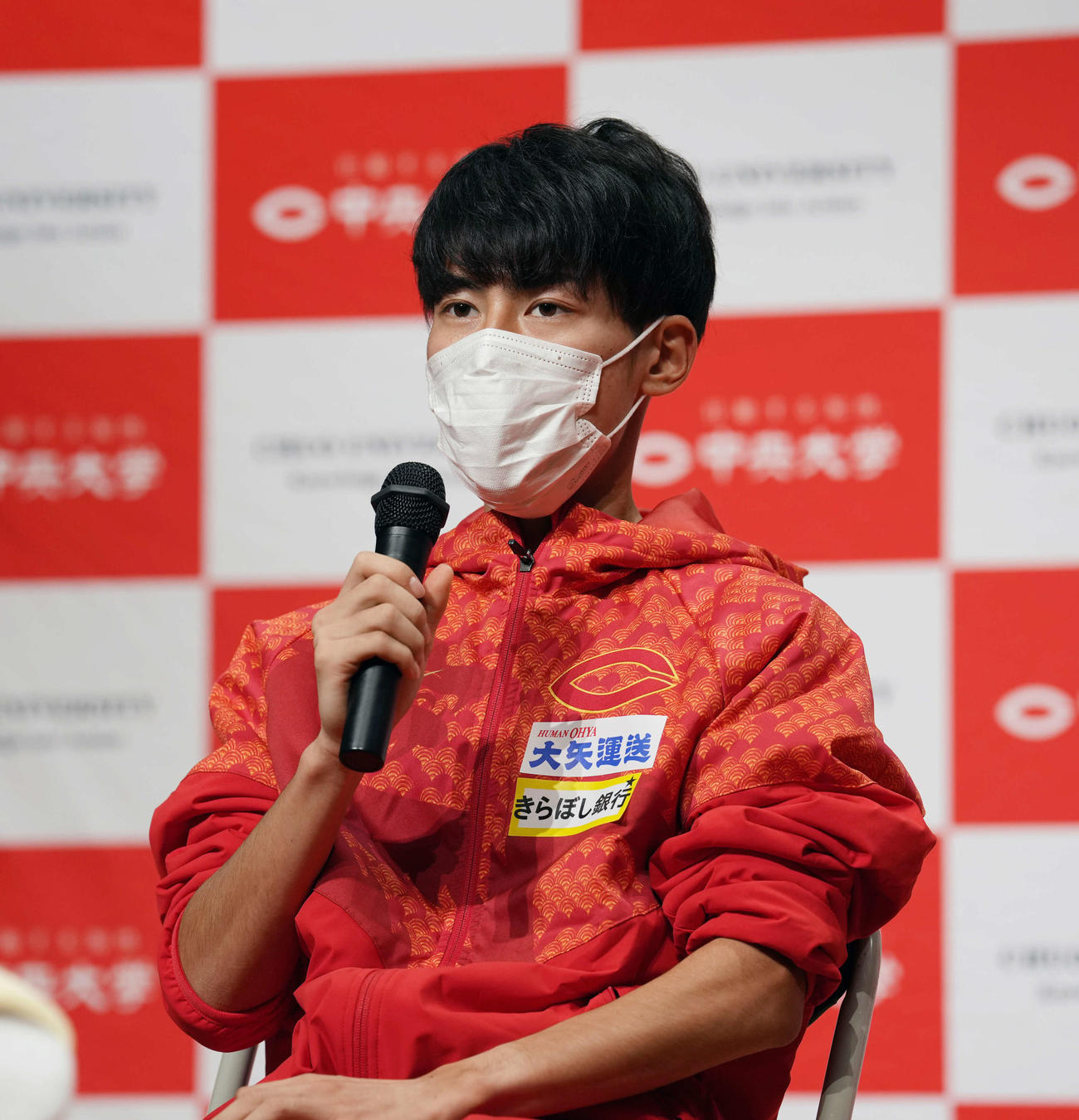 記者の質問に答える吉居（撮影・小島史椰）