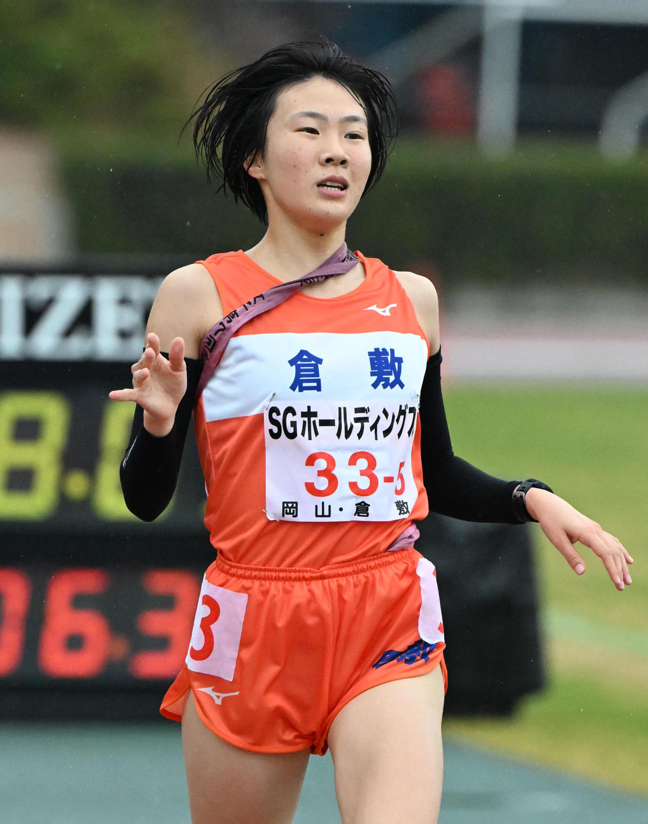 全国高校駅伝女子の部を6位でゴールする倉敷アンカーの藤田莉沙（撮影・石井愛子）