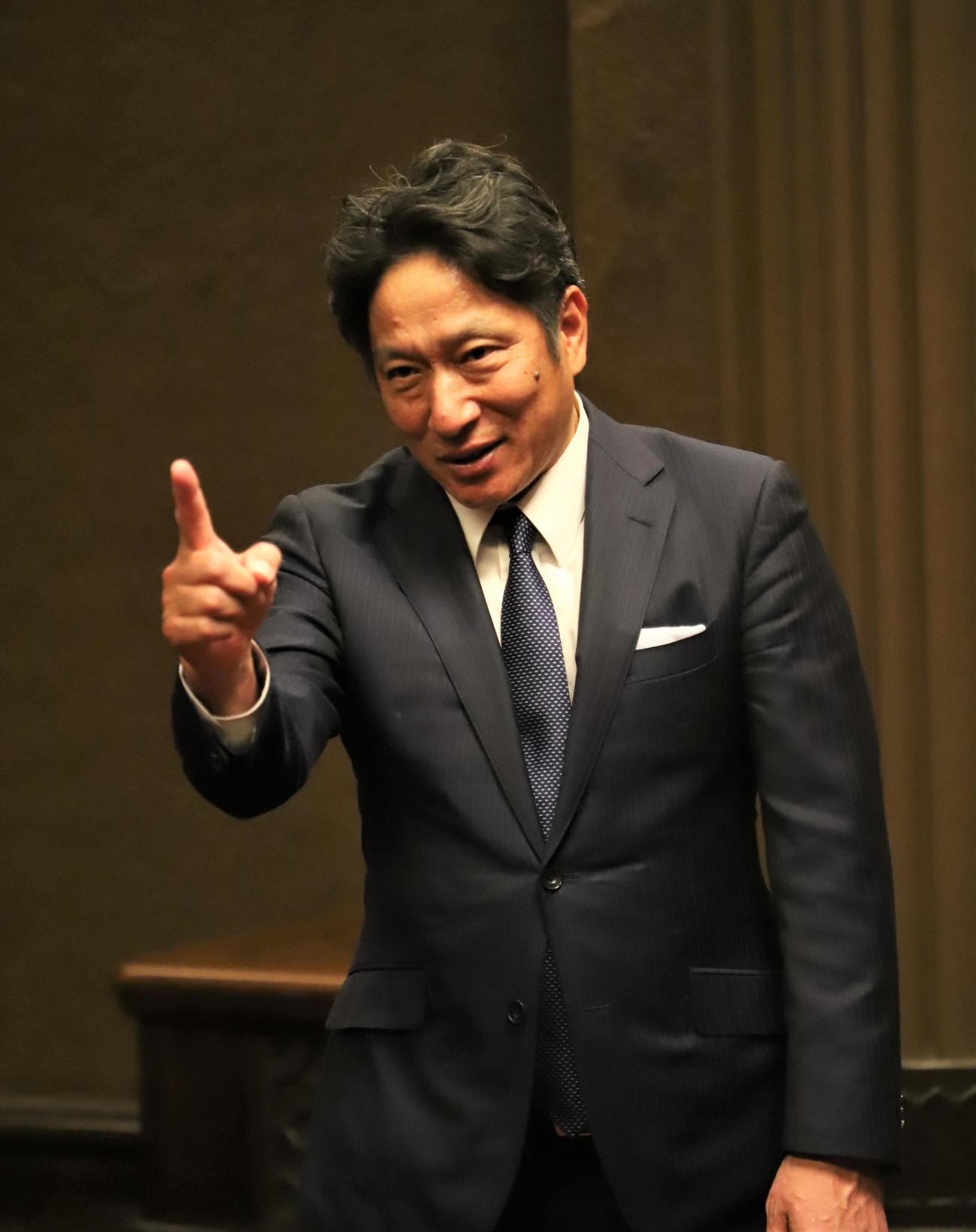 神奈川県庁を訪れた青学大監督の原晋駅伝対策委員長（撮影・藤塚大輔）