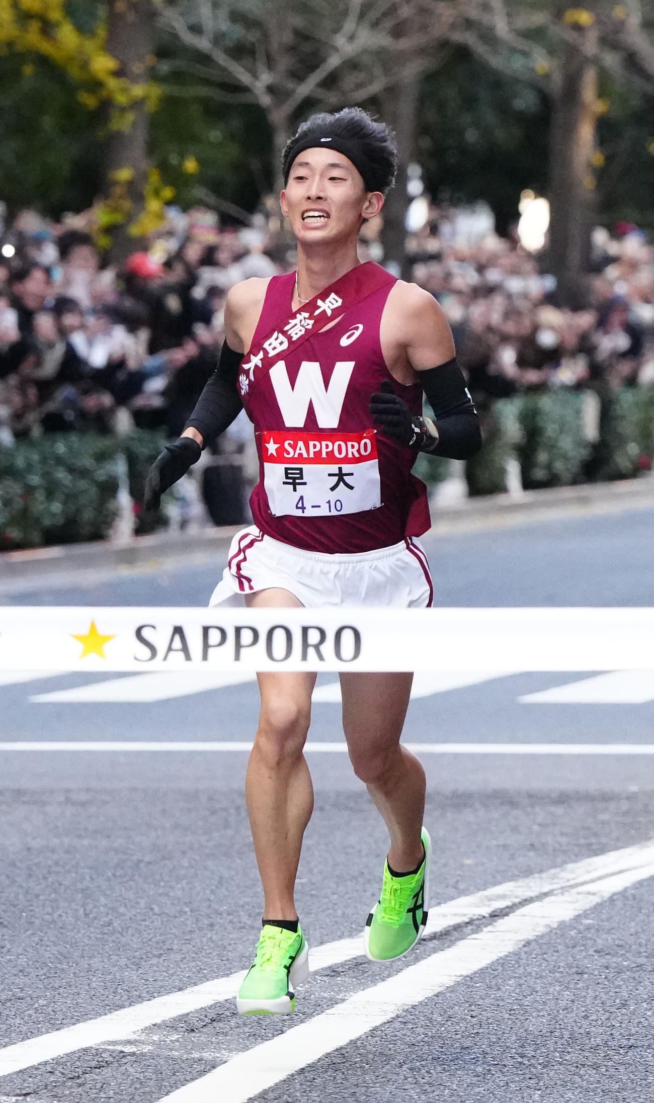 箱根駅伝総合4位でゴールする早大10区瀬間（撮影・江口和貴）