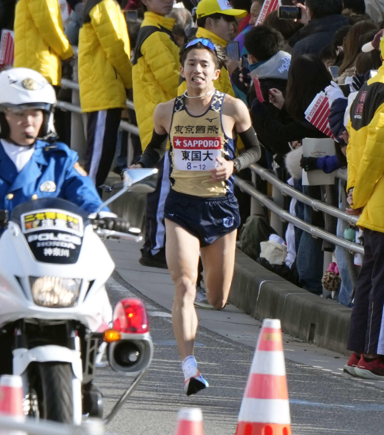 平塚中継所に向かう東京国際大3区菅野（撮影・小島史椰）