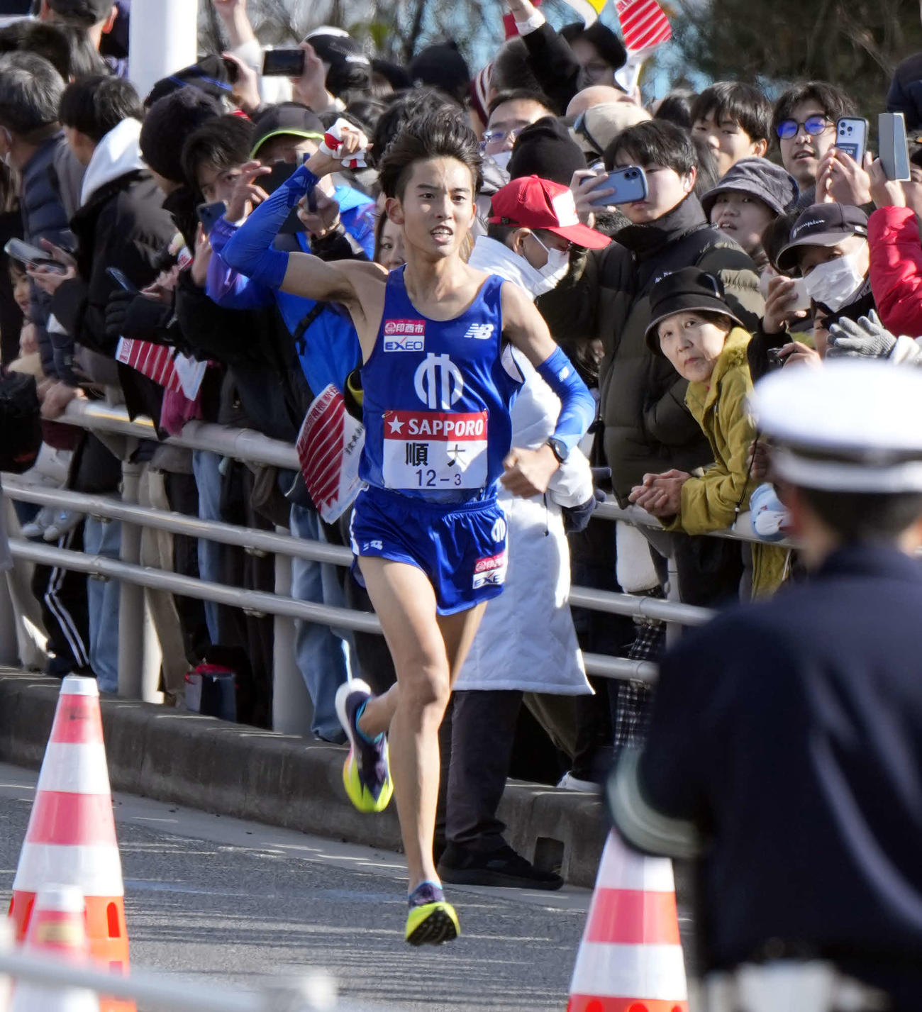 平塚中継所に向かう順大3区井上（撮影・小島史椰）