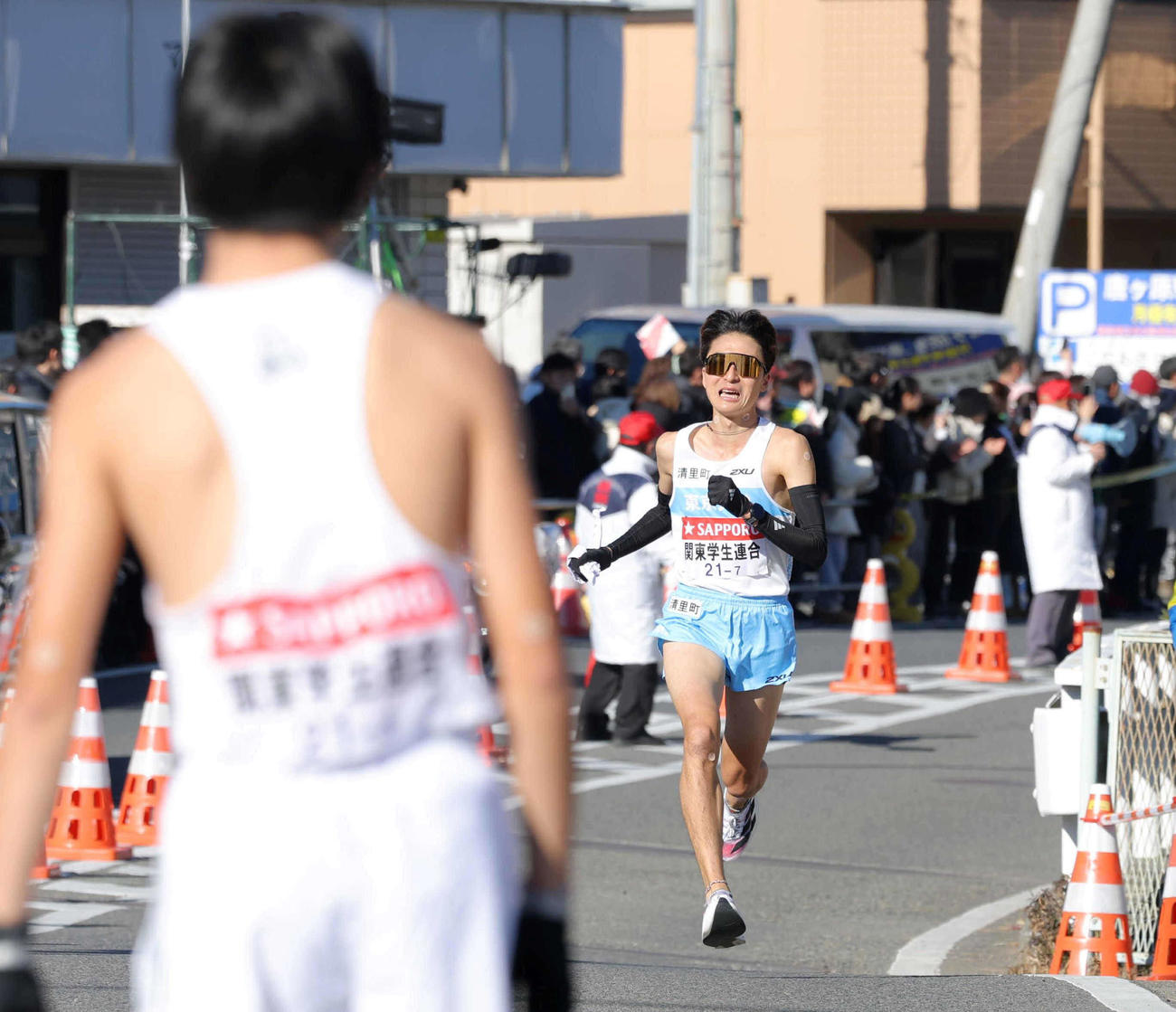 平塚中継所前を力走する関東学生連合・秋吉（代表撮影）
