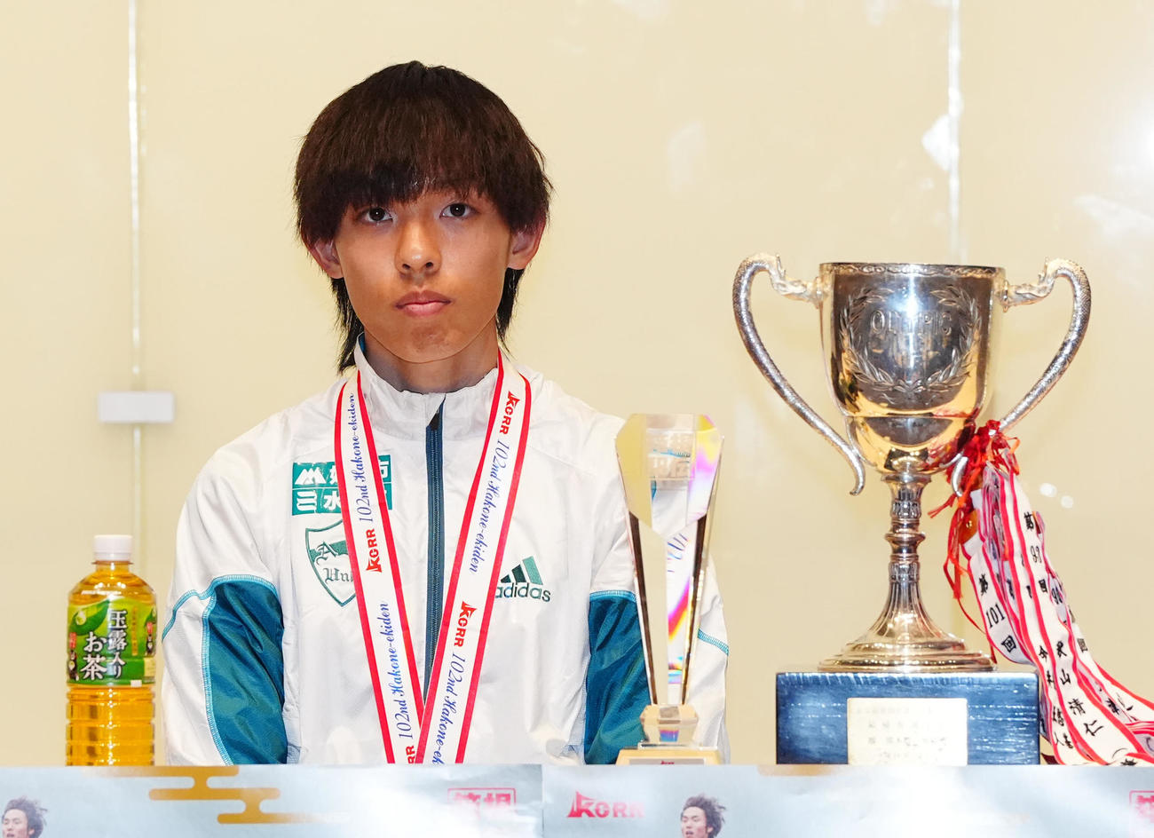 箱根駅伝のMVPと金栗四三杯を獲得し会見に臨む青学大・黒田（撮影・江口和貴）