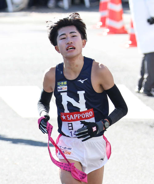 鶴見中継所で力走する日大9区中澤（撮影・増田悦実）