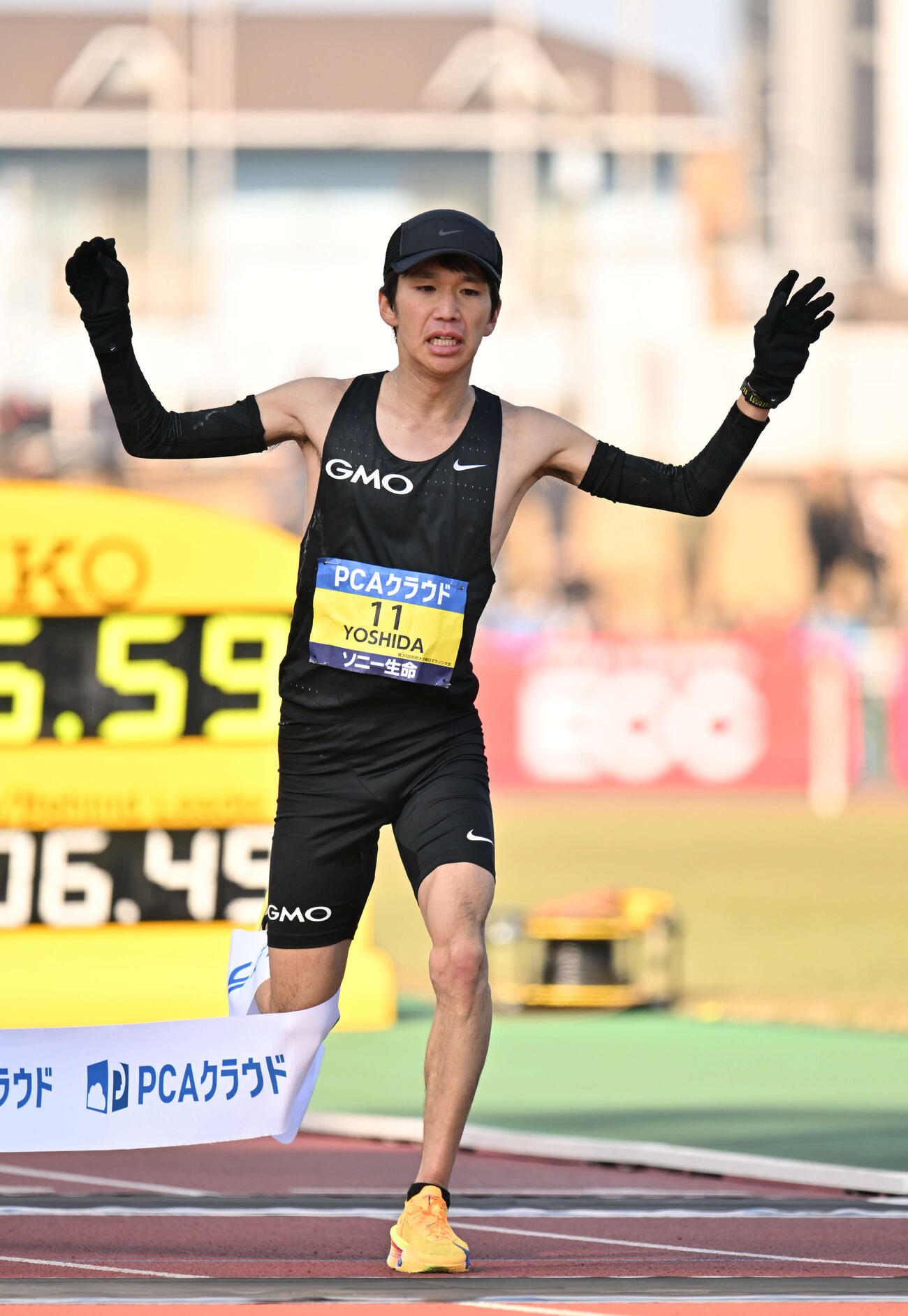 総合2位　日本人1位でゴールする吉田（撮影・林敢治）