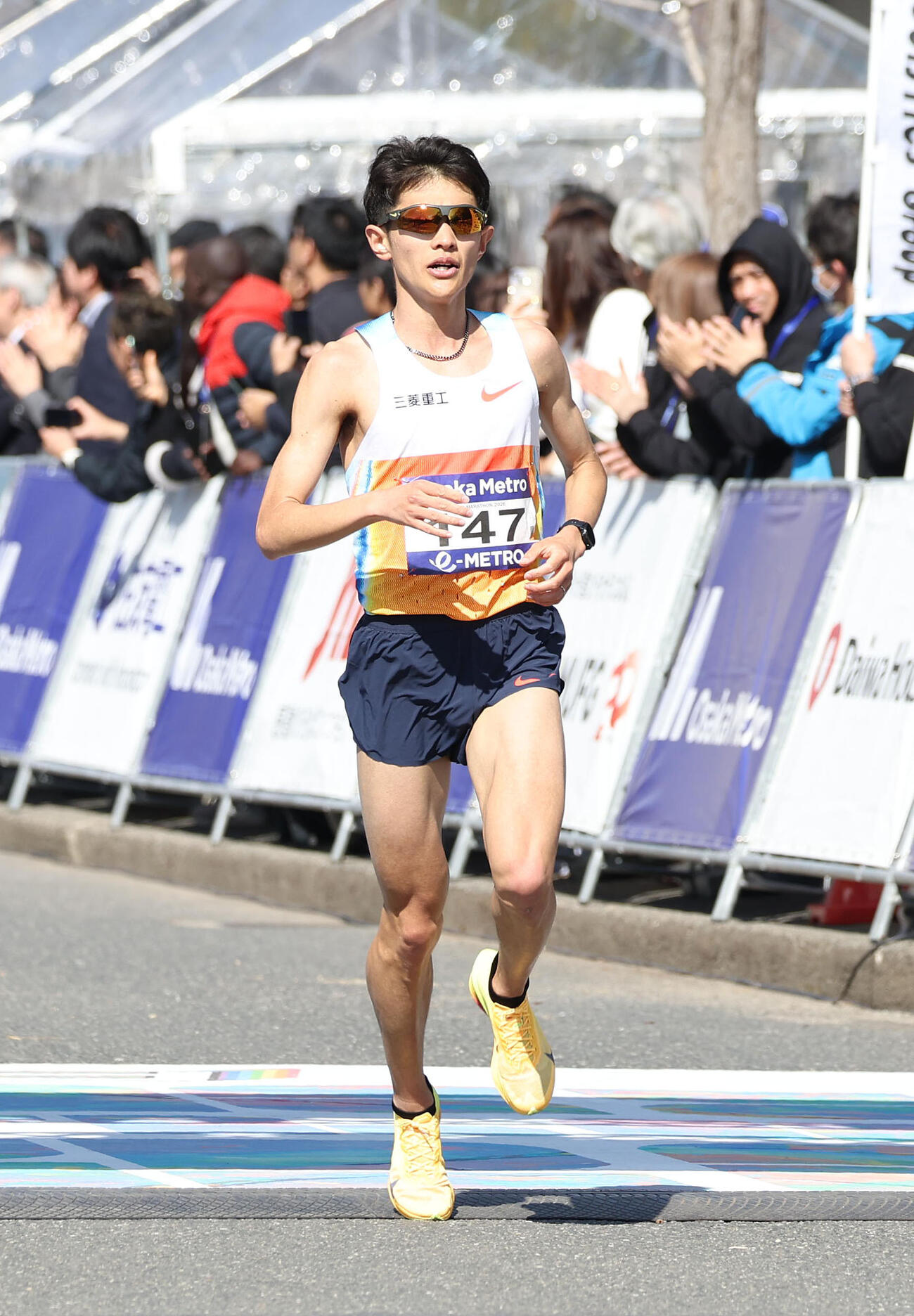 大阪マラソン、日本人2位でゴールする山下（撮影・白石智彦）