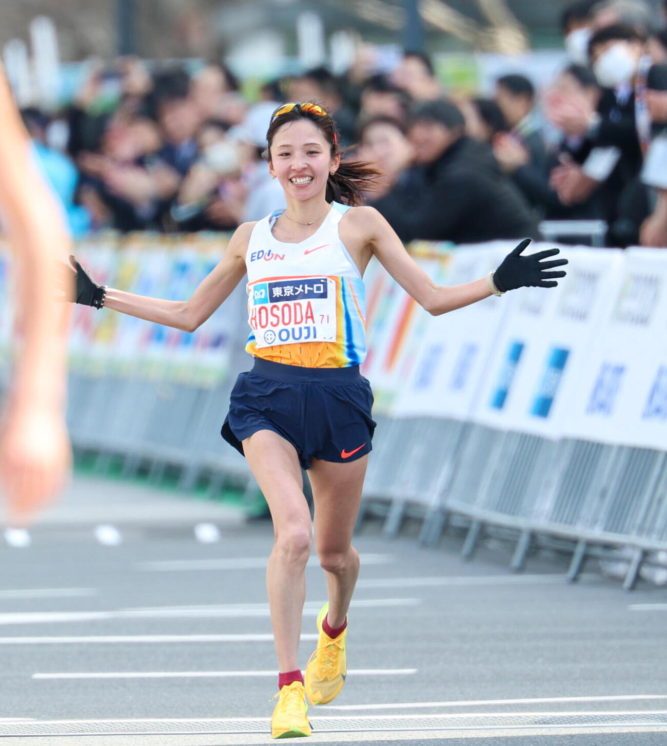 女子マラソン　日本人トップでゴールした細田（撮影・増田悦実）