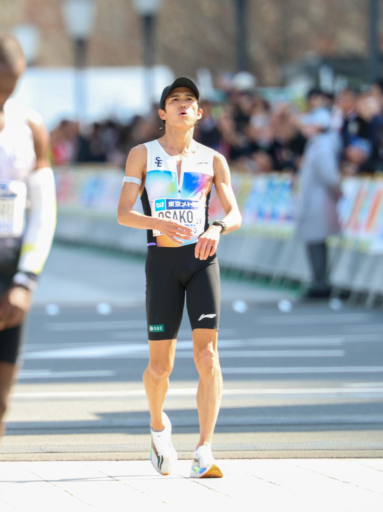 男子マラソン　日本人トップでゴールしほっとした顔をする大迫（撮影・増田悦実）