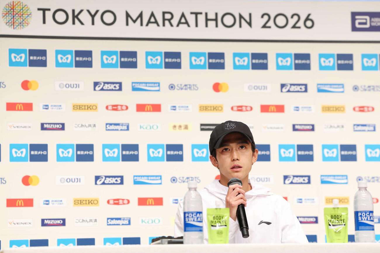 東京マラソン2026　会見で話す日本人男子トップの大迫（撮影・宮地輝）