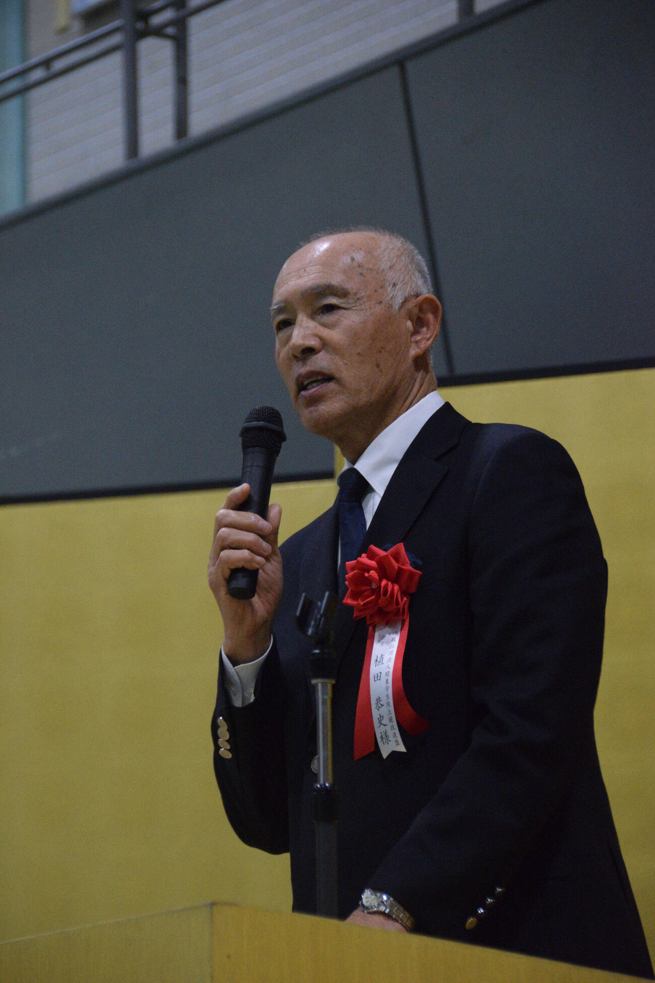 日体大の記念式典に出席した関東学連の植田会長（撮影・泉光太郎）