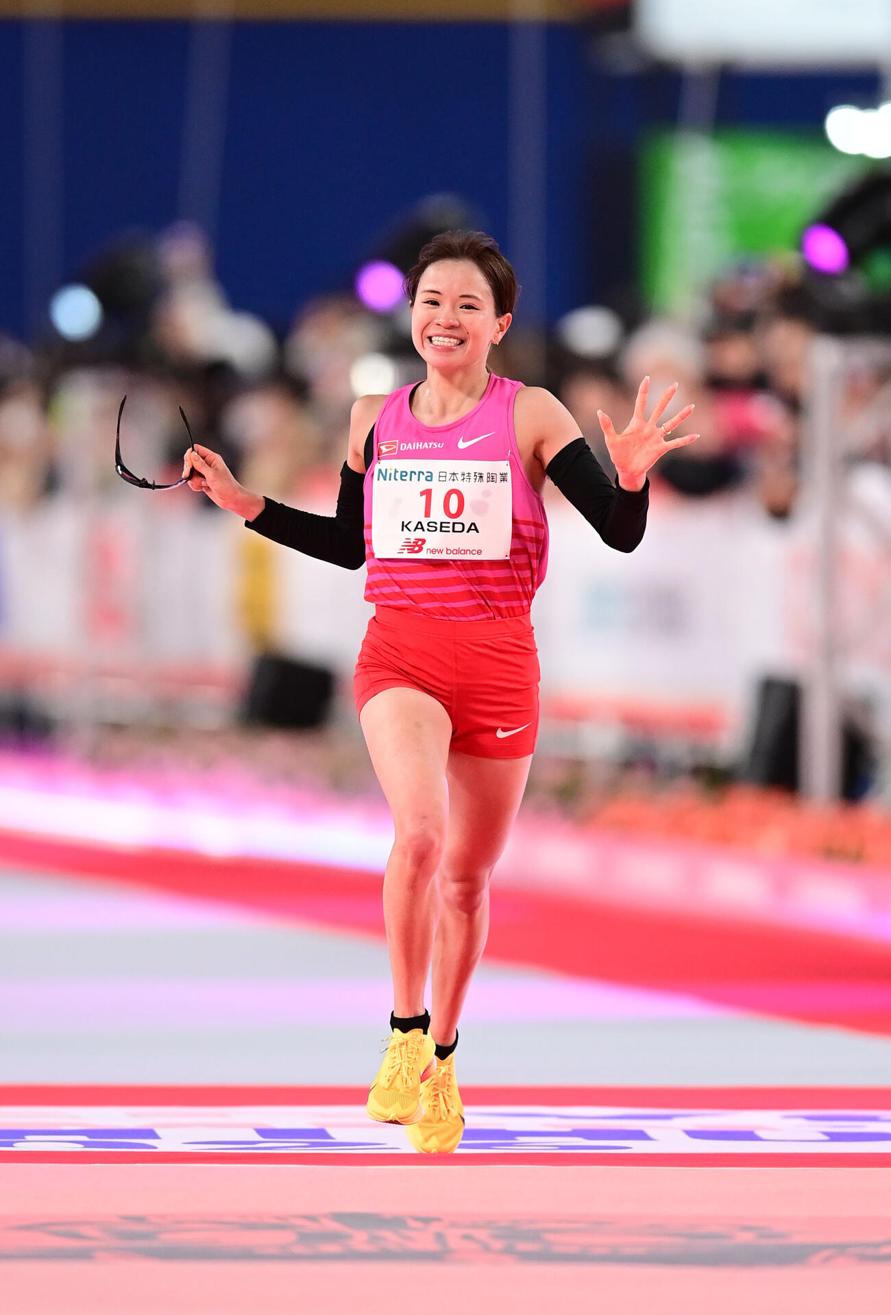 4位でゴールする加世田梨花（撮影・森本幸一）