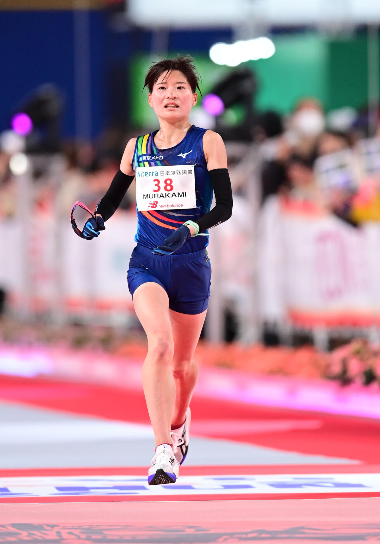 9位でゴールする村上愛華（撮影・森本幸一）