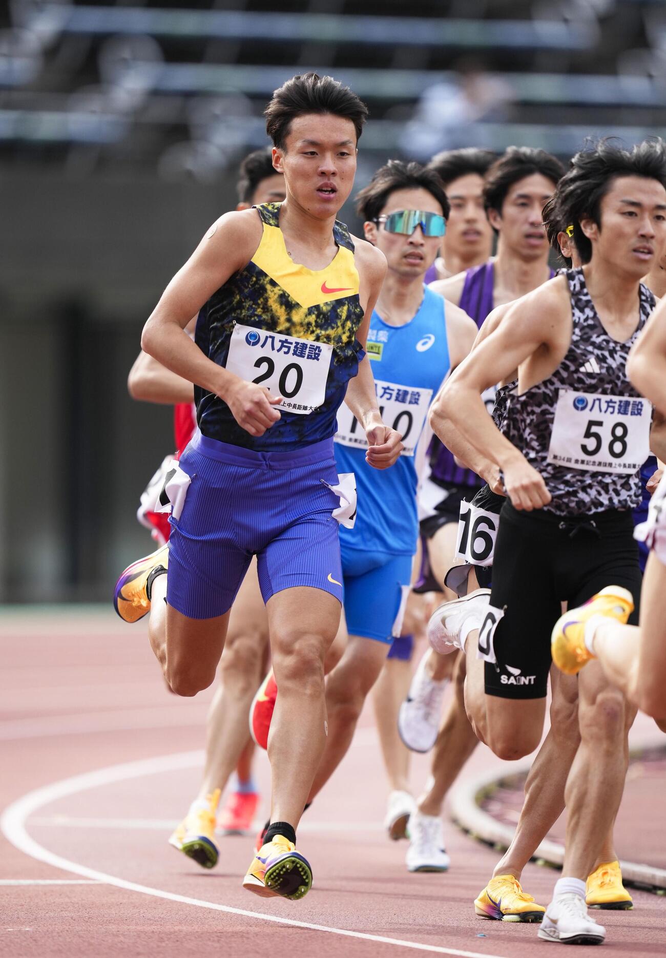 男子1500 メートル （タイムレース）で12位だった佐藤圭汰（20）＝えがお健康スタジアム（共同）