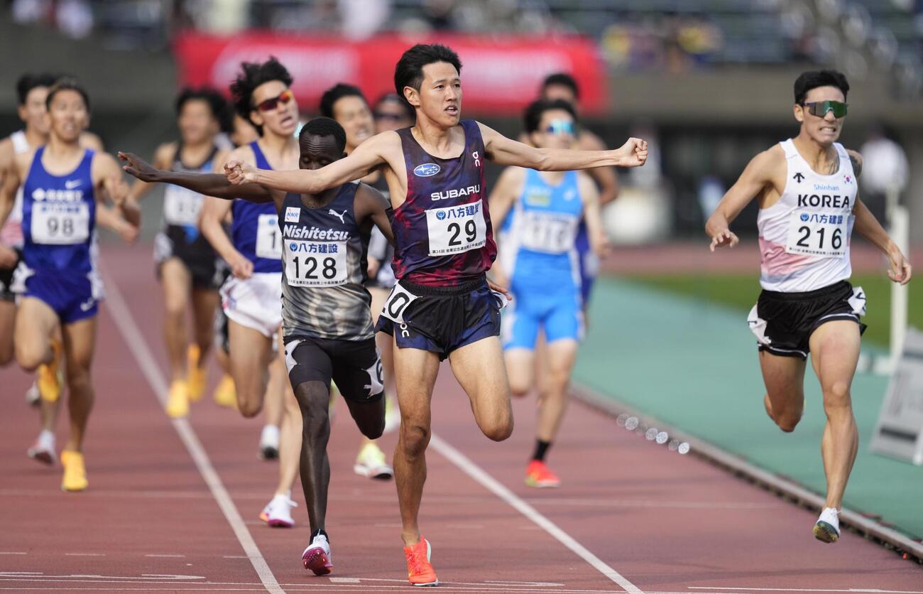 男子1500 メートル （タイムレース）　3分40秒15で優勝した森田佳祐（29）＝えがお健康スタジアム（共同）