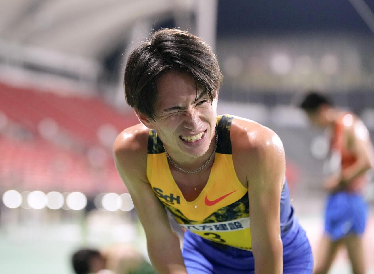 男子5000 メートル （タイムレース）で4位に入った山口智規＝えがお健康スタジアム（共同）